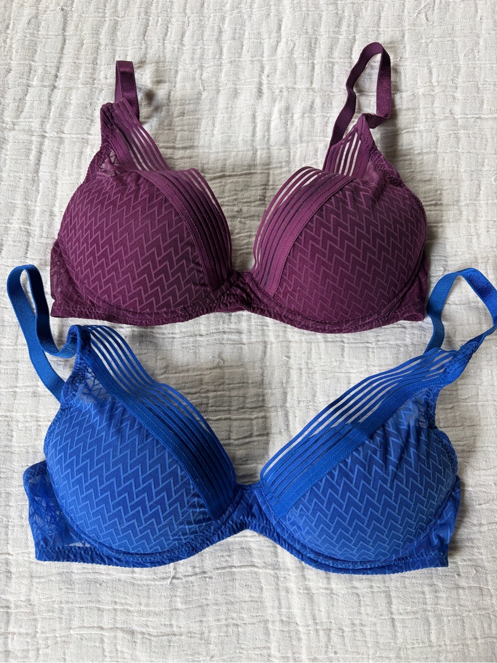 Chantelle Lot of 2 Manhattan Plunge T-Shirt Bras, Passionata, Sailor & Plum 32C